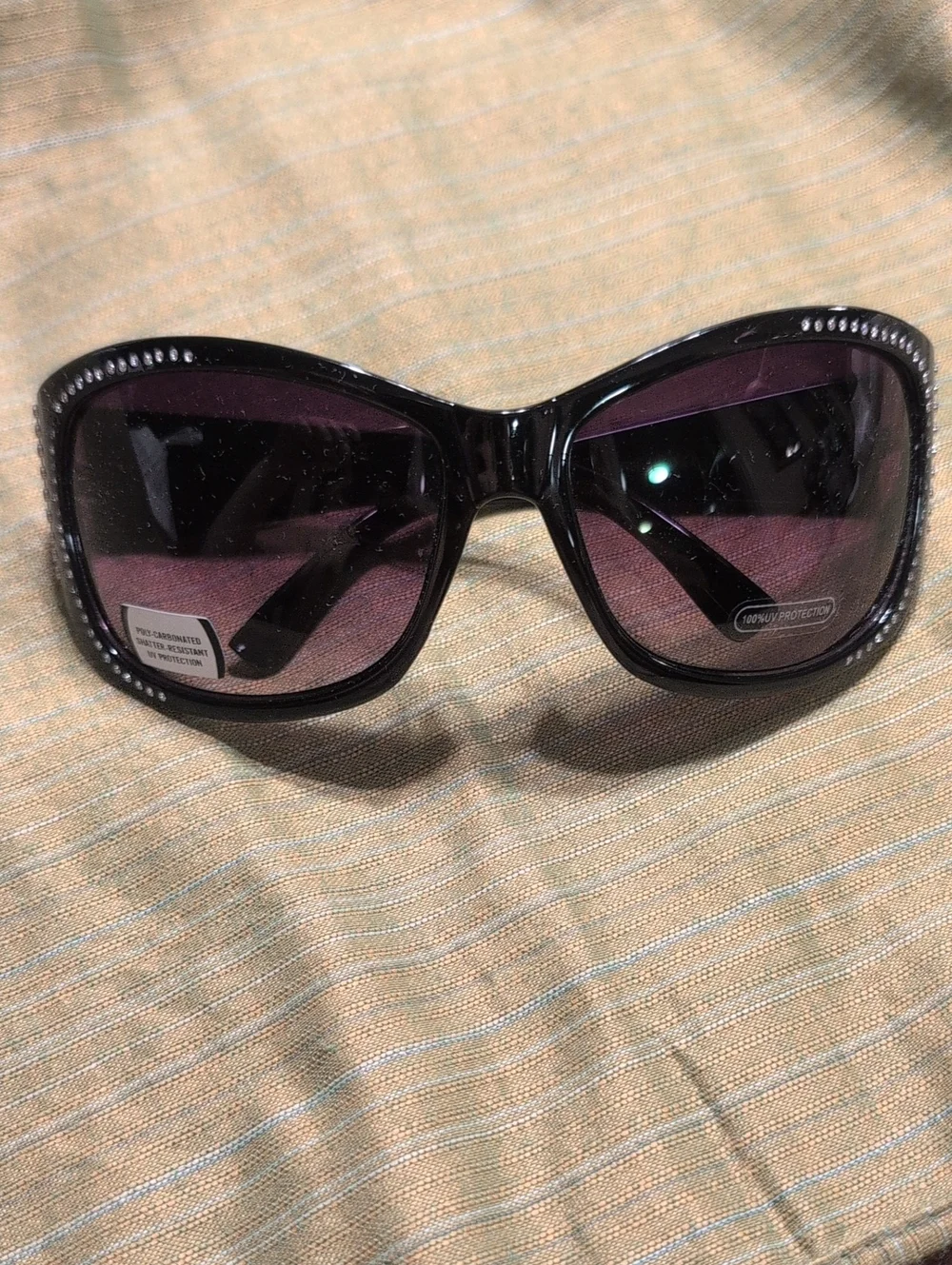 Stylish Women’s Oversized Sunglasses - Black with Purple Tint